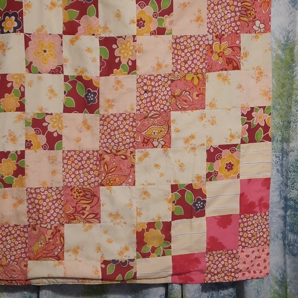 Vintage quilt beautiful 70's patches girls baby blanket small approx 3.5 ft sq